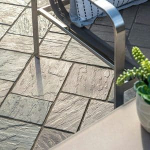 Richcliff pavers used for outdoor seating